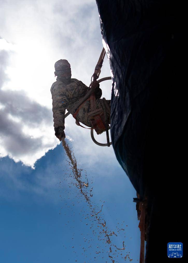 布達拉宮迎來年度“美容”