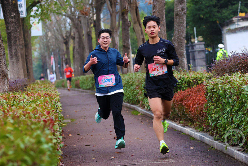 重慶黔江：跑步迎新年