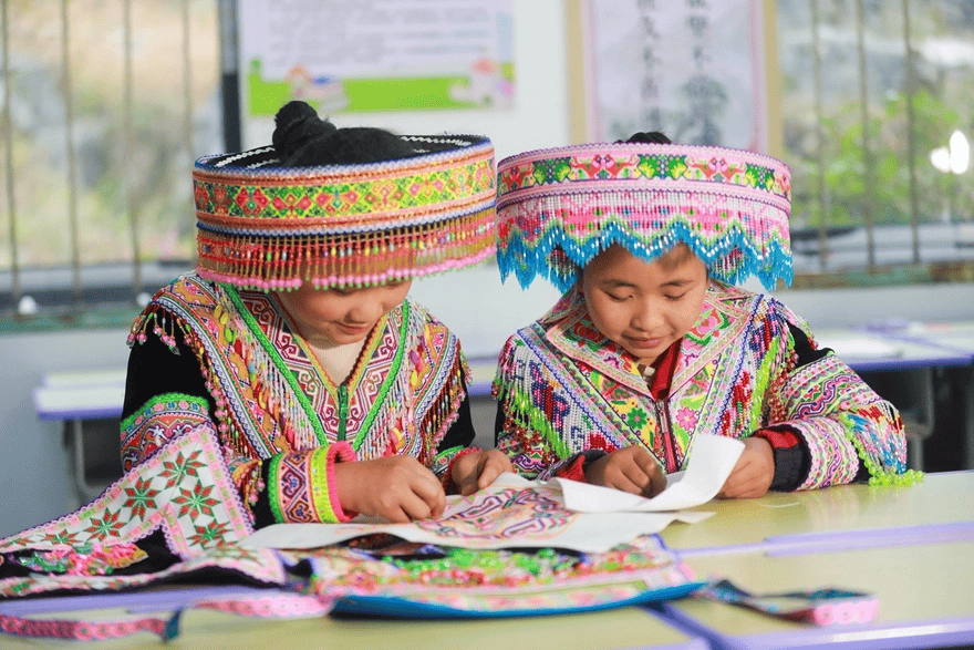 【天眼影像】黔西：非遺刺繡進課堂