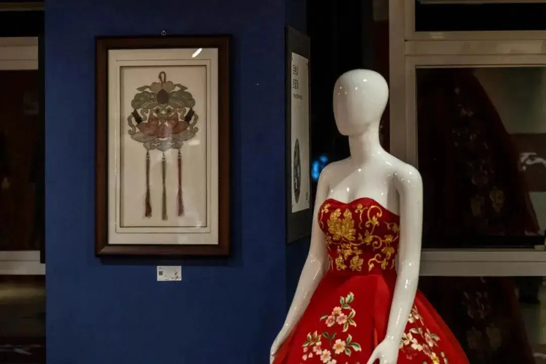 武功刺繡展品閃耀古城西安