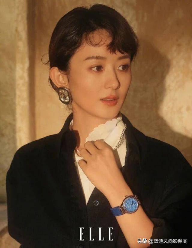 原創趙麗穎開年王炸！三登 ELLE 二月刊，復古光影裡藏著女性力量的答案