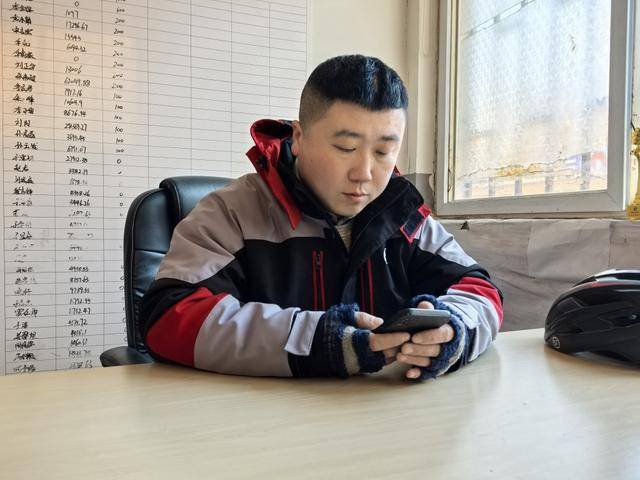 青島故事丨高考結束十餘年，快遞小哥重新考入大學