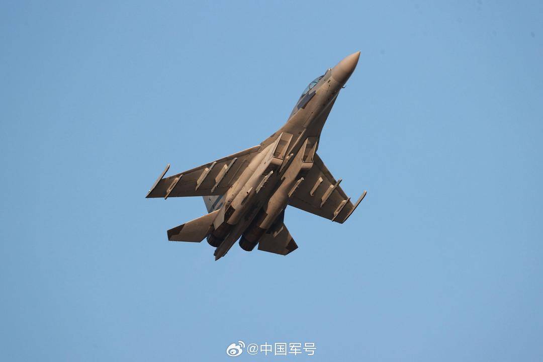 一鍵收藏！解鎖戰鷹冬日訓練最新桌布