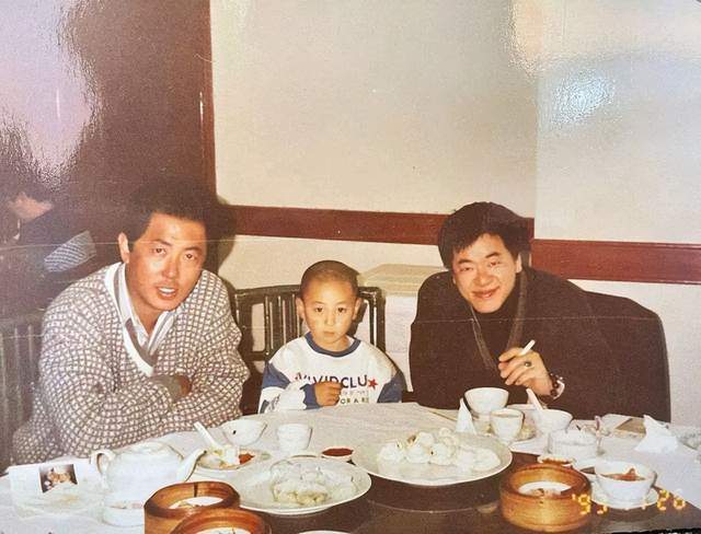 原創77歲影視圈大亨吳敦去世！乾女兒賈靜雯悼念，捧紅釋小龍郝劭文