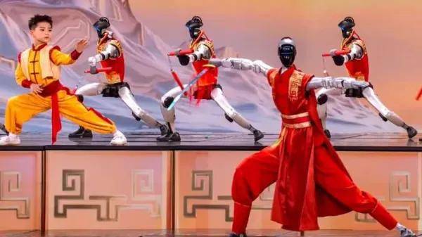 火爆春晚的科技機器人，被這家衛浴企業搬進了家裡！